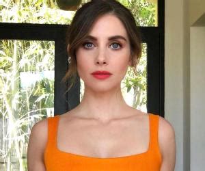 alison brie height and weight|Alison Brie Bio, Age, Career, Net Worth, Husband,。